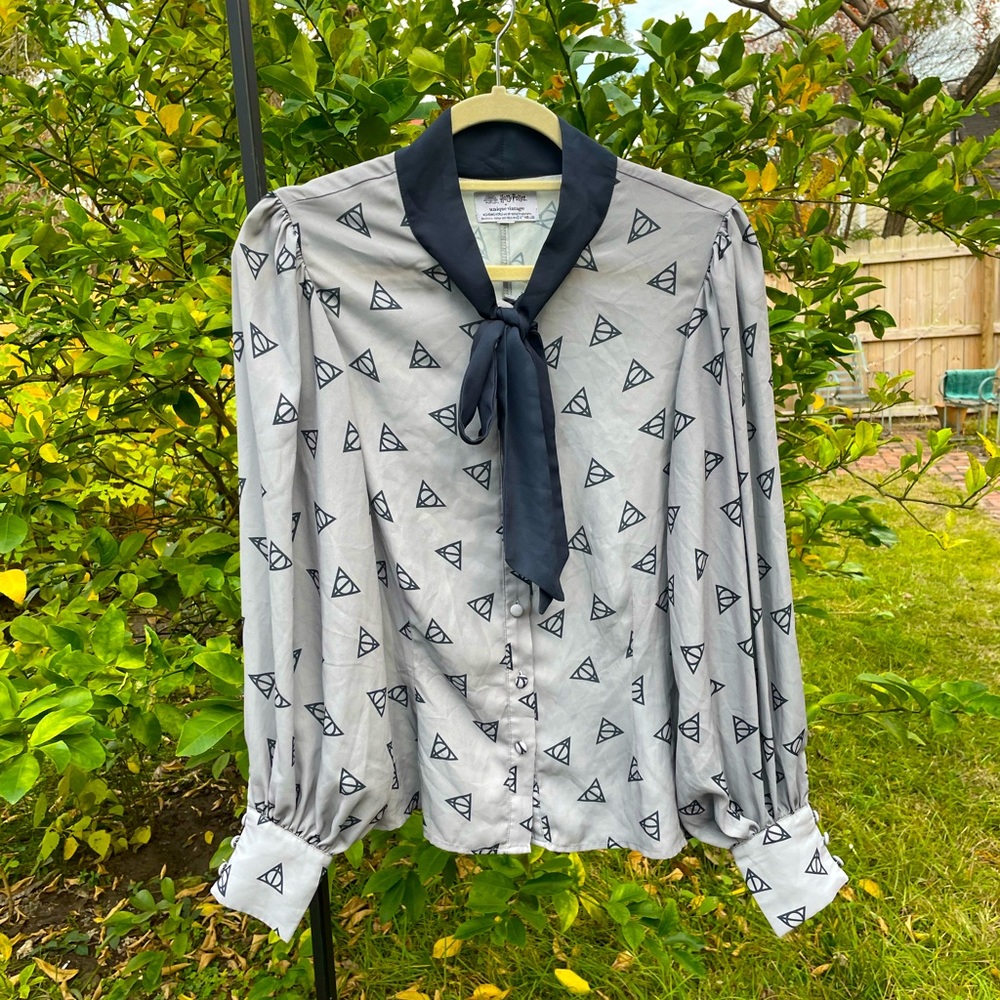 🔥Unique Vintage x Harry Potter Deathly Hollows Blouse 
Excellent used condition